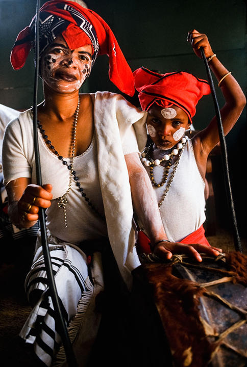 Shaman and healer with her daughter, Cape Town, South Aftica : RELIGION : Viviane Moos |  Documentary Photographer